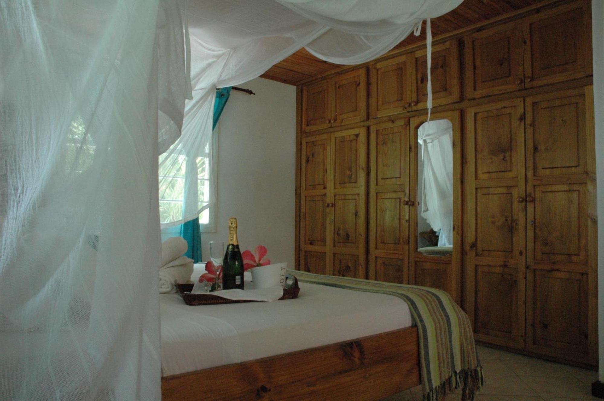 Kokogrove Chalets Anse Royale Habitación foto