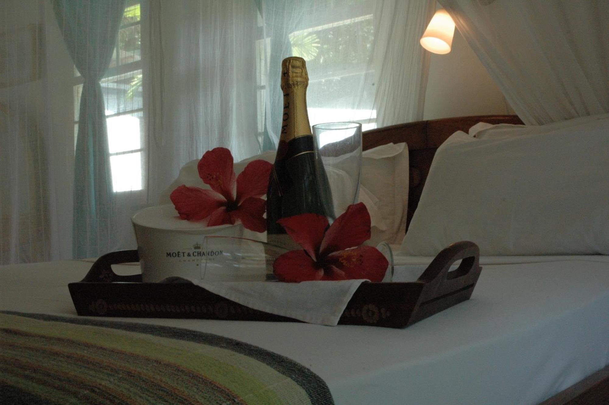 Kokogrove Chalets Anse Royale Habitación foto