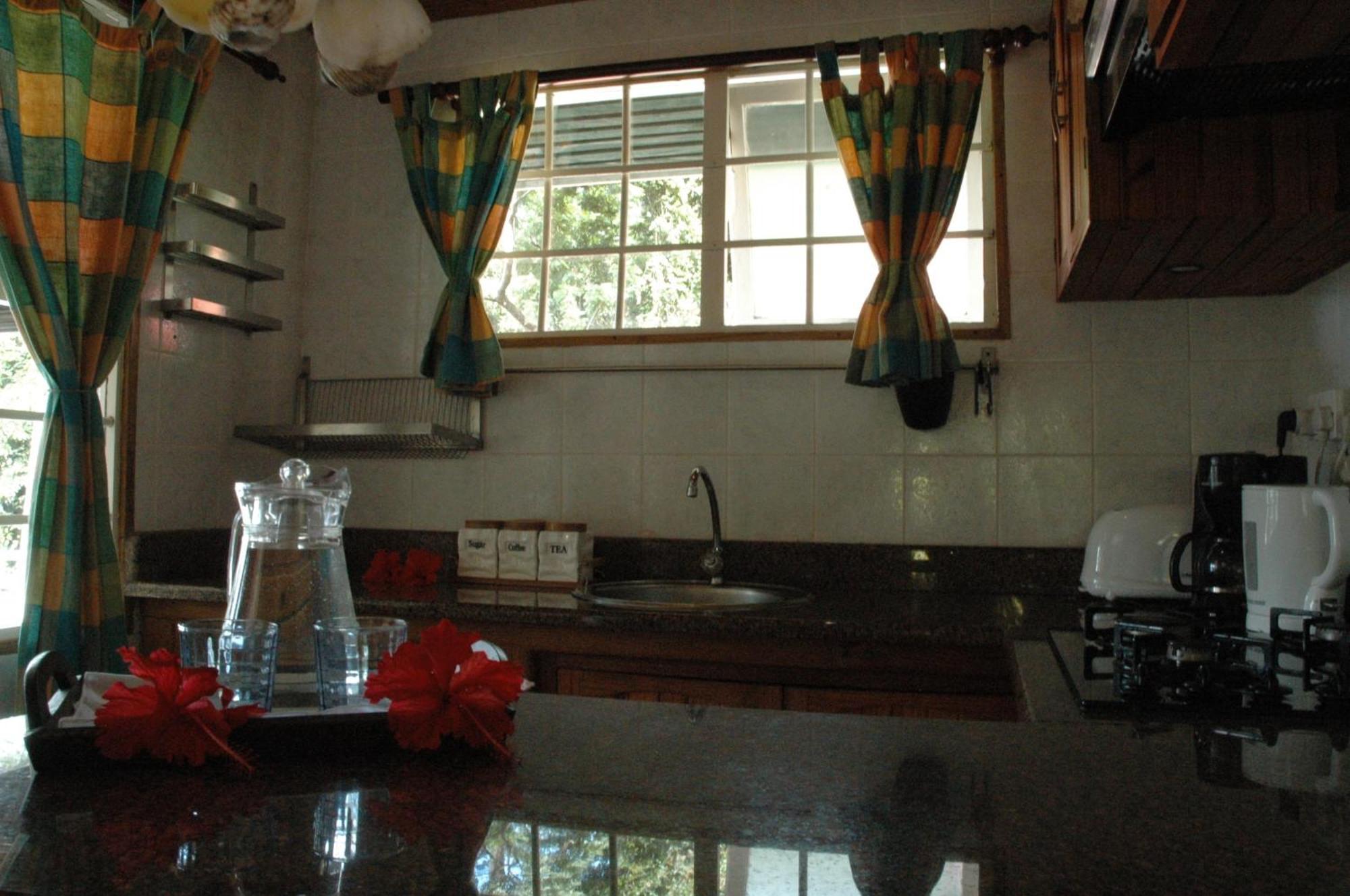 Kokogrove Chalets Anse Royale Habitación foto